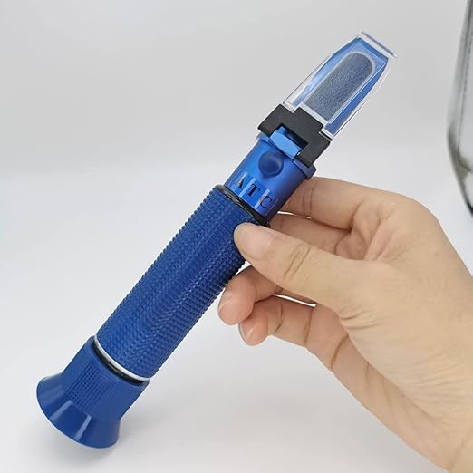 Salinity Refractometer with ATC Function, Saltwater Test Kit for Seawater, Pool, Aquarium, Fish Tank...Dual Scale: Specific Gravity & Salt Percent