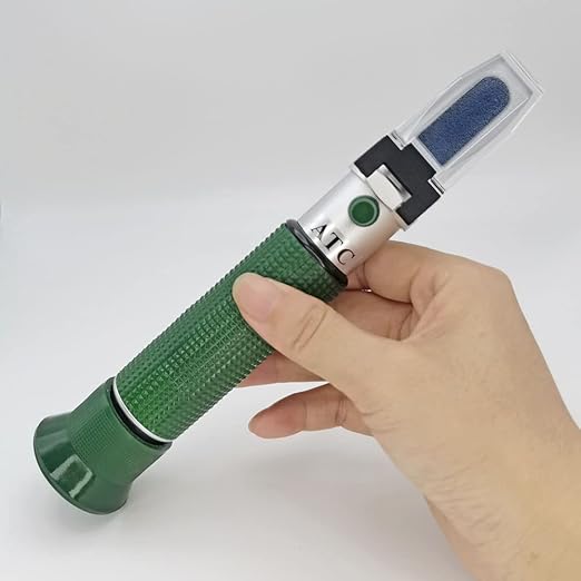 Salinity Refractometer with ATC Function, Saltwater Test Kit for Seawater, Pool, Aquarium, Fish Tank...Dual Scale: Specific Gravity & Salt Percent