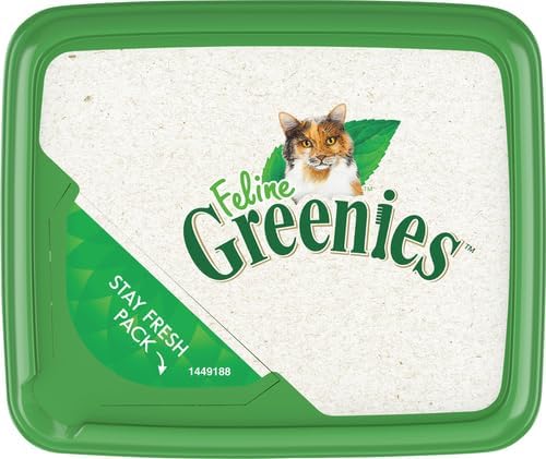 Greenies Feline Adult Natural Dental Care Cat Treats, Catnip Flavor, 9.75 oz. Tub