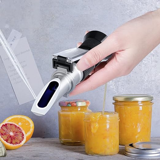 Brix Meter Refractometer 0~90%, Handheld Brix Refractometer, High Accurate Brix Measurement Tool with ATC for Fruit, Beverages&Juice, Honey, Maple Syrup, Molasses and Other Sugary Drink