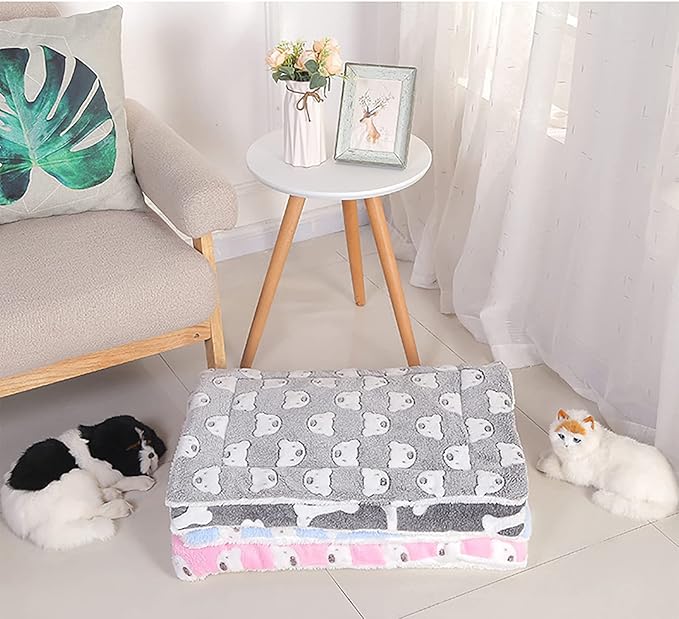 Cozy Calming Cat Blanket, Flannel Cushion for Pet Cozy Calming Blanket for Anxiety and Stress, Cozy Kitty Bed for Indoor Cats Calming Thick Ultra Soft Pet Bed Mat (Pink Claws, L (15.7" x 19.7"))