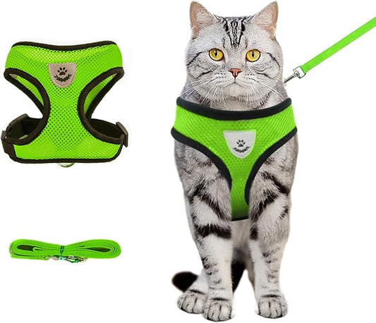 Summer cat Chest Harness and Leash, Anti-Escape Adjustable Soft mesh cat Leash and Chest Harness Set for All Types of Cats cat Vests (Size M,Green)