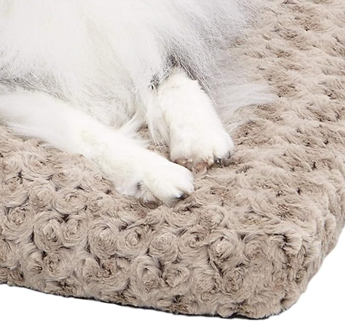 MidWest Homes for Pets Deluxe Dog Beds | Super Plush Dog & Cat Beds Ideal for Dog Crates | Machine Wash & Dryer Friendly, 1-Year Warranty