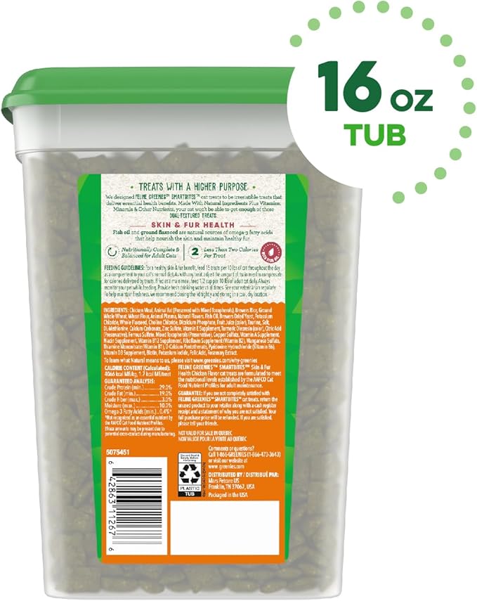 Greenies Feline Smartbites Skin & Fur Crunchy and Soft Textured Adult Natural Cat Treats, Chicken Flavor, 16 oz. Tub (Package may vary)