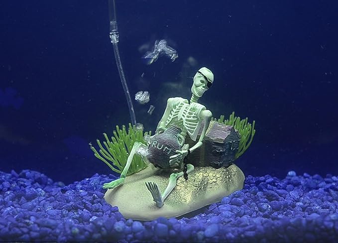 Penn-Plax Action Air Pirate Skeleton with Jug & Treasure Chest Live-Action Aerating Aquarium Ornament