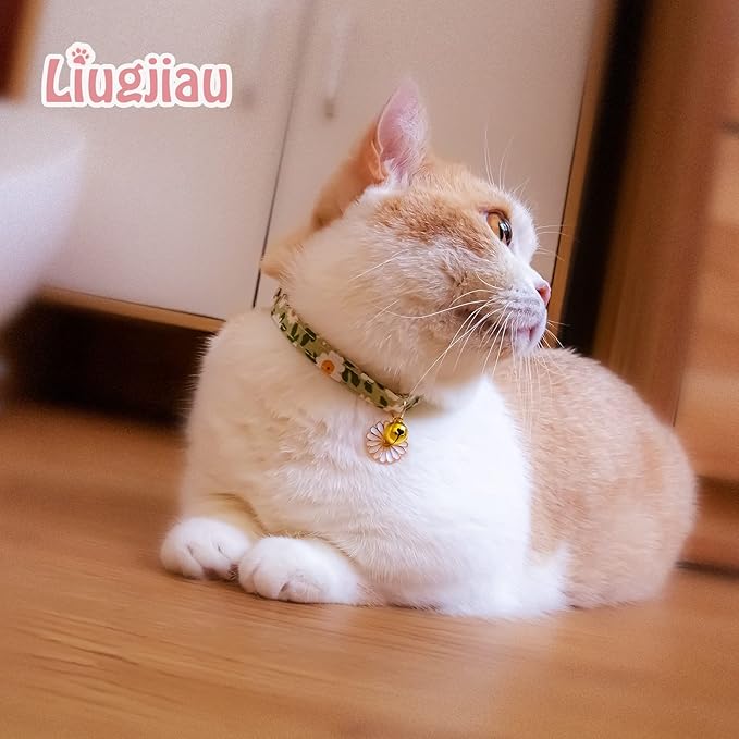 2 Pack Cotton Breakaway Cat Collars with Bell,Green&Orange Daisy Pendant Cute Cat Collar Kitten Collar,Ideal for Girl Cats Boy Cats