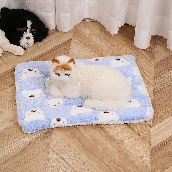 Cozy Calming Cat Blanket, Flannel Cushion for Pet Cozy Calming Blanket for Anxiety and Stress, Cozy Kitty Bed for Indoor Cats Calming Thick, Ultra Soft Pet Bed Mat (Blue Bear, L (19.7" x 23.6"))