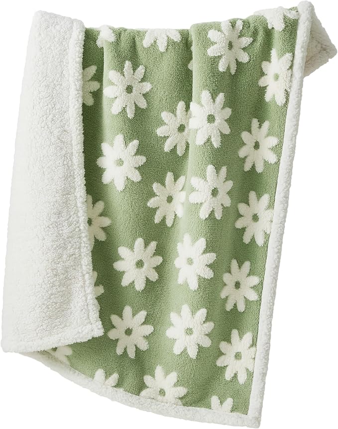 Lesure Waterproof Dog Blanket for Large Dogs - Washable Double Sided Dog Blankets with Warm Jacquard Shag and Soft Sherpa Fleece, Pet Cat blanket for Bed Protection, 3D Textured Cloud, Green