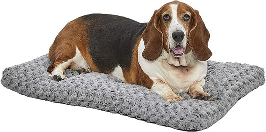 MidWest Homes for Pets Deluxe Dog Beds Super Plush Dog & Cat Beds Ideal for Dog Crates Machine Wash & Dryer Friendly, 1-Year Warranty