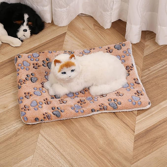 Cozy Calming Cat Blanket, Flannel Cushion for Pet Cozy Calming Blanket for Anxiety and Stress, Cozy Kitty Bed for Indoor Cats Calming Thick, Ultra Soft Pet Bed Mat (Brown Claws, M (15.7" x 19.7"))