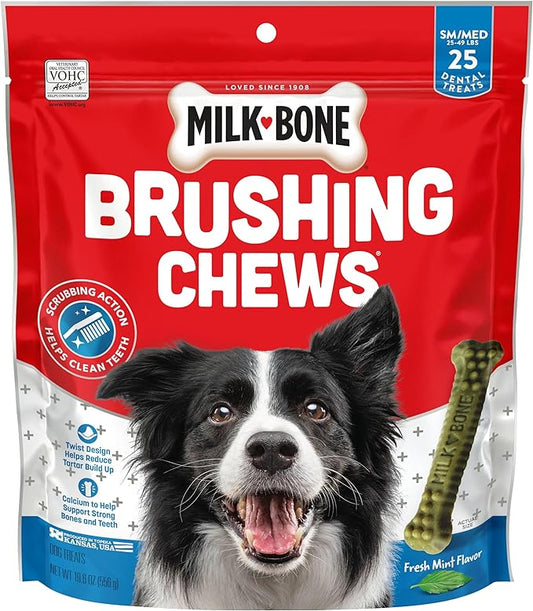 Milk-Bone Fresh Breath Brushing Chews, 25 Small/Medium Daily Dental Dog Treats Scrubbing Action Helps Clean Teeth