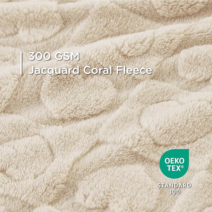 Bedsure Dog Blanket for Large Dogs Washable - Soft Fluffy Puppy Blanket with Premium 300GSM Coral Fleece, Cozy Calming Cat Blankets for Indoor Cats, Fuzzy Pet Blanket for Kitten Doggy, White, 40x50IN