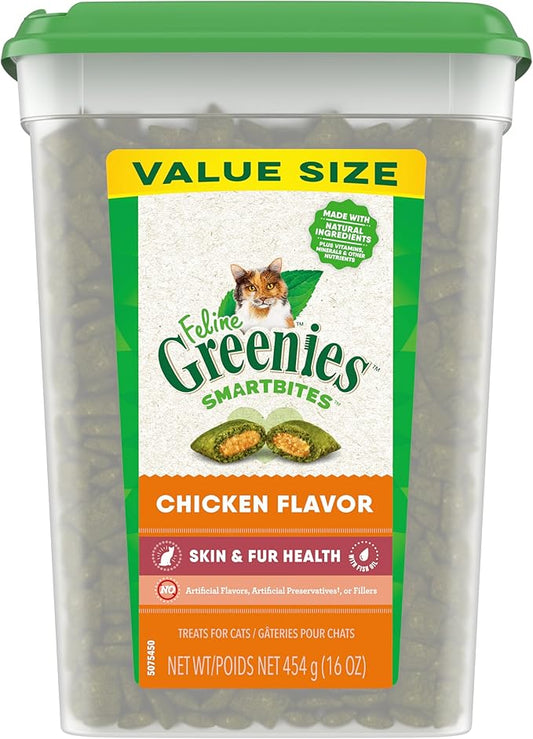 Greenies Feline Smartbites Skin & Fur Crunchy and Soft Textured Adult Natural Cat Treats, Chicken Flavor, 16 oz. Tub (Package may vary)