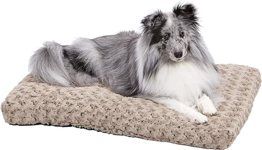 MidWest Homes for Pets Deluxe Dog Beds | Super Plush Dog & Cat Beds Ideal for Dog Crates | Machine Wash & Dryer Friendly, 1-Year Warranty