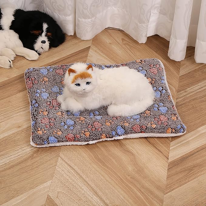 Cozy Calming Cat Blanket, Flannel Cushion for Pet Cozy Calming Blanket for Anxiety and Stress, Cozy Kitty Bed for Indoor Cats Calming Thick, Ultra Soft Pet Bed Mat (Coffee Claws, L (19.7" x 23.6"))