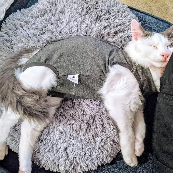 Cat Recovery Suit for Male and Female Surgical Post Surgery Soft Cone Onesie Shirt Clothes Neuter Licking Protective Diapers Outfit Cover Kitten Spay Collar(S, Grey)