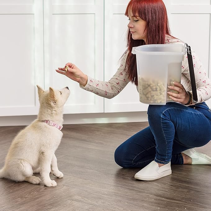 IRIS USA WeatherPro Airtight Dog Food Storage Container, Up to 6.5 lbs, Treat Box for Dog Cat and Bird Food, Keep Fresh, Translucent Body, Easy Clean Up, BPA free, Clear/Black