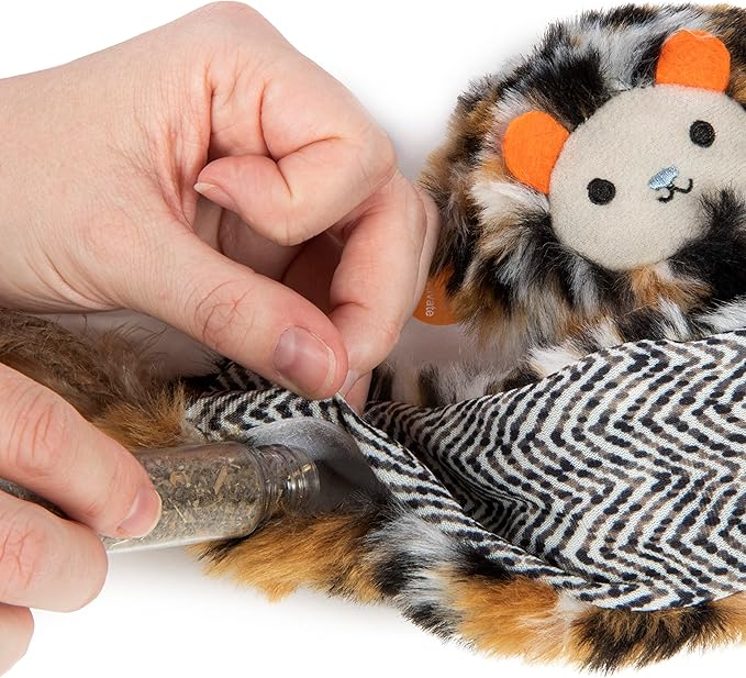 SmartyKat Instincts Looney Lion Heart Kicker Plush Electronic Sound Refillable Cat Toy w/HappyNip Tube (Catnip & Silvervine) - Multicolor, One Size