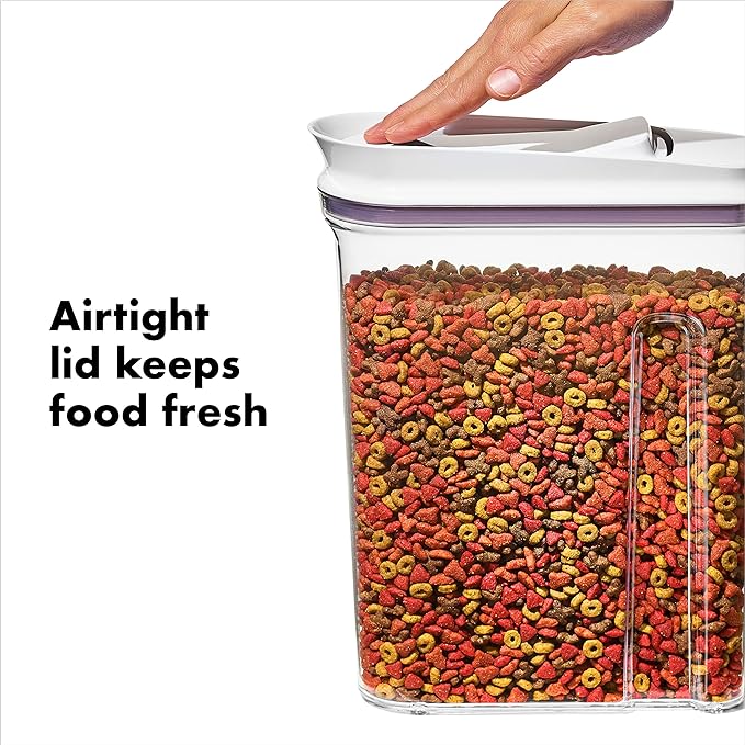 OXO Good Grips Pet Food Dispenser - 4.5 Qt/4.25 L |Ideal for up to 4lbs of Dog Food or 3.5lbs of Cat Food | Airtight Dog and Cat Food Storage Container | BPA Free